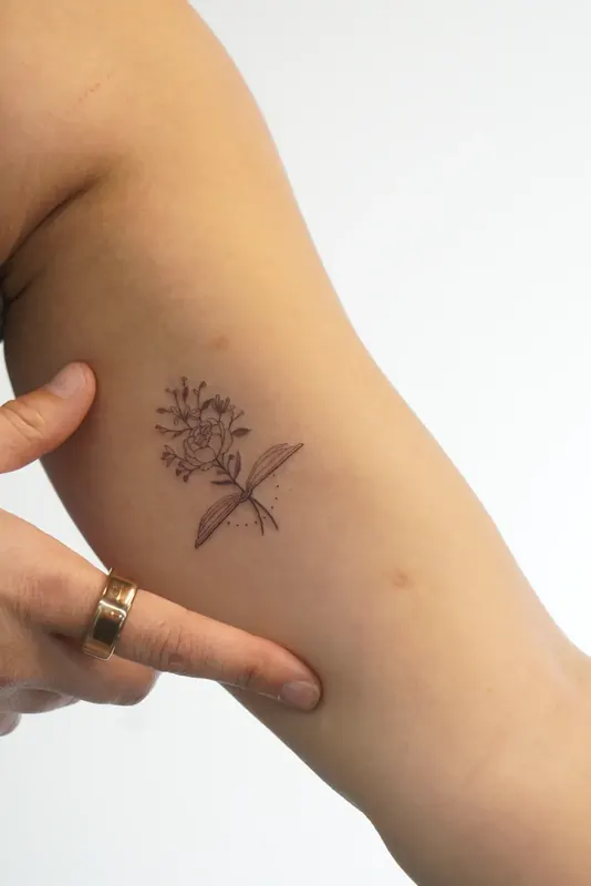 Fine line tattoo by Casa Ink